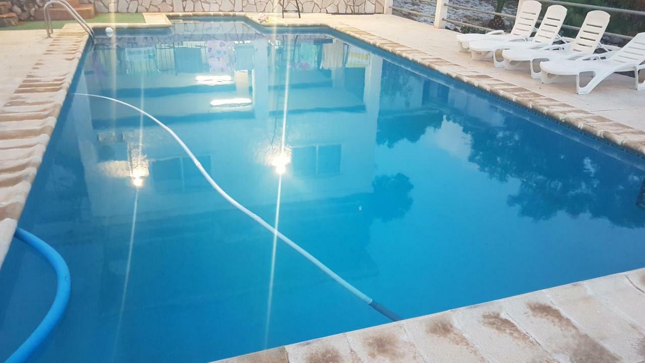 Calicanto House & Pool トレント エクステリア 写真